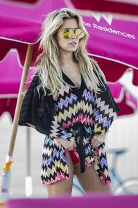 60405719_sylvie_meis_30122017_adds_37.jpg