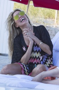 60405747_sylvie_meis_30122017_adds_48.jpg