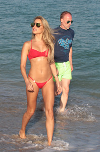 60405767_sylvie_meis_30122017_adds_59.jpg