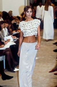 7_prada-ss-1991-8_html.thumb.JPEG.79e28027647987af3dc3282b574bae6c.JPEG