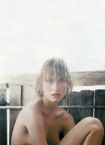 Amber-Valletta-Calvin-Klein-1994-01.thumb.jpg.c1c5300bf44825beb1c2728c91bb263a.jpg
