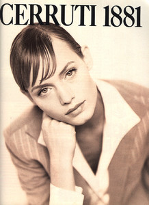 Amber-Valletta-Cerruti-1994-01.thumb.jpg.e5c8f5d94f9d01a6809b04b03a3bc289.jpg