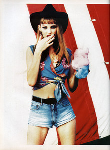 Amy-Wesson-Replay-Jeans-1995-ph.Ellen-von-Unwerth.thumb.jpg.1c74300f25185165e456b5404a053c3a.jpg