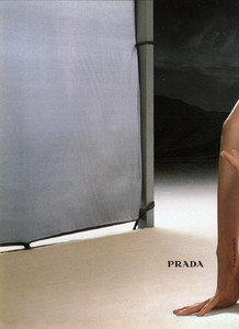 Angela-Lindvall-Prada-1998-01.thumb.jpg.ee3d949e42de9051227f9415668a32f7.jpg
