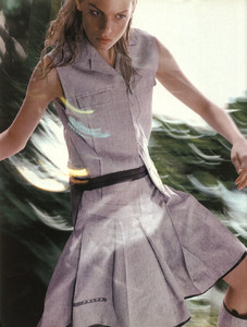 Angela-Lindvall-Prada-1999-01.thumb.jpg.a9f7edc358c5c1d36f60130494895cce.jpg
