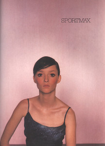 Audrey-Marnay-Sportmax-1998-02.thumb.jpg.4718fc52ac75026c15db96d36ab269b1.jpg