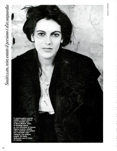 Barbieri_Vogue_Italia_November_1985_07.thumb.png.b57f178ee6ed3b5b87fae1039f012a0b.png