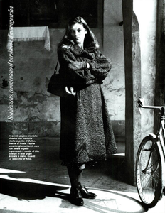 Barbieri_Vogue_Italia_November_1985_09.thumb.png.100353ab761908afd286ccaede694d3e.png