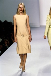 CALVIN-KLEIN-SPRING-1996-RTW-21-EMMA-BALFOUR-CN10034291.jpg