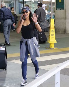 Candice-Patton-at-Vancouver-International-Airport--01.jpg