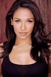 Candice_Patton.thumb.jpg.bcc368a4ecd41507defa751cb59fe9f9.jpg