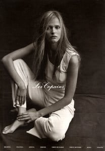 Carmen-Kass-Les-Copains-1999-ph.Peter-Lindbergh-02.thumb.jpg.fbf13c08cb3d18dfee1d26186ea4ca95.jpg