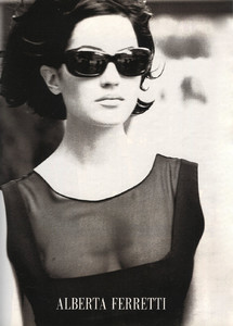 Chandra-North-Alberta-Ferretti-1995-ph.Ellen-von-Unwerth-01.thumb.jpg.4b5e03d997f7f251702f33fcc4a8681d.jpg