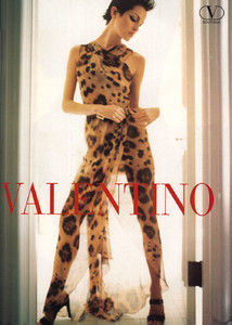 Chandra-North-Valentino-1996-ph.Satoshi-Saikusa-01.thumb.jpg.ff9426e693fce4f0de7f0f7d2614fbeb.jpg