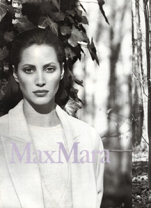 Christy-Turlington-MaxMara-1995-02.thumb.jpg.9525bf5409fb10fe64fd8f2b5b346d34.jpg