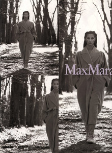 Christy-Turlington-MaxMara-1995-04.thumb.jpg.8bc9305efe0137b6c4775051bf67313e.jpg