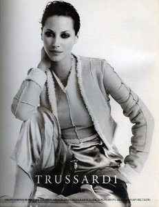 Christy-Turlington-Trussardi-1994-ph.Jacques-Olivar-01.thumb.jpg.e22c2d0d63207f2151f3c9e4803aea96.jpg