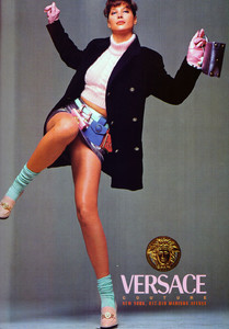 Christy-Turlington-Versace-1994-01.thumb.jpg.160c96c31dde26a187108b06adf091a3.jpg