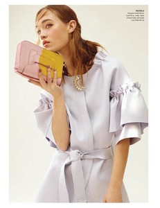 Elle_Canada-February_2018-page-009.jpg