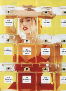 Estella-Warren-Chanel-1998-01.thumb.jpg.8107e79aaa628f59820cb4d2046d7b2d.jpg