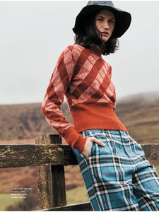 Grazia_UK-11_December_2017-page-006.jpg