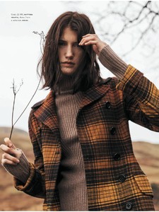 Grazia_UK-11_December_2017-page-010.jpg