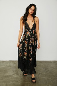 I_ll-Take-You-Farrer-Lace-Maxi-Dress-Noir-Butterflies-Print-13_3000x.jpg