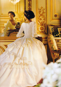 Ines-Sastre-Pronovias-1995-04.thumb.jpg.67893fdc27f12be54b075581268ff3cc.jpg