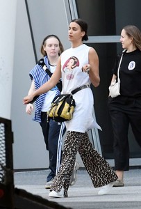 Irina-Shayk_-Photoshoot-at-the-Miami-International-Airport--21.jpg