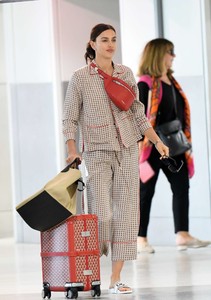 Irina-Shayk_-Photoshoot-at-the-Miami-International-Airport--22.jpg