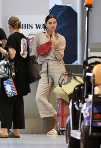 Irina-Shayk_-Photoshoot-at-the-Miami-International-Airport--39.jpg