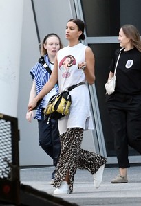 Irina-Shayk_-Photoshoot-at-the-Miami-International-Airport--53.jpg