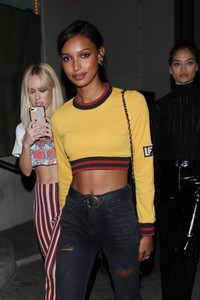 Jasmine-Tookes-in-Ripped-Jeans-at-Catch--01-662x993.jpg