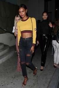 Jasmine-Tookes-in-Ripped-Jeans-at-Catch--02-662x993.jpg