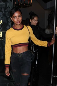 Jasmine-Tookes-in-Ripped-Jeans-at-Catch--05-662x993.jpg