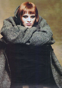 Karen-Elson-Chanel-1997-05.thumb.jpg.4195d060e8f1ef0f17993ae064351521.jpg
