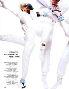 King_Vogue_Italia_November_1985_05.thumb.png.9e4ff4664e80a353bed03abb71588f24.png