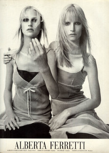 Kirsten-Owen-Esther-de-Jong-Alberta-Ferretti-1997-01.thumb.jpg.b9d706c656c4c2dfd6249f785e222316.jpg