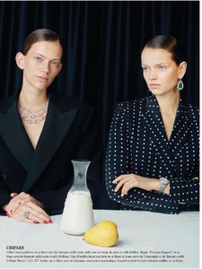 LOfficiel_France-25_November_2017-page-007.jpg
