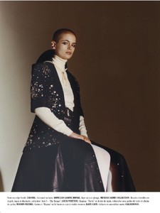 LOfficiel_France-25_November_2017-page-007.jpg