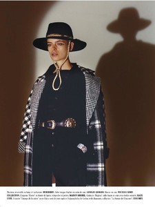 LOfficiel_France-25_November_2017-page-017.jpg