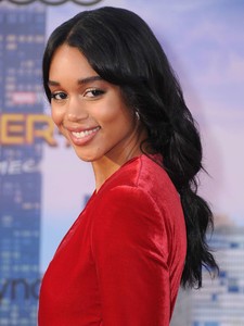 Laura-Harrier_-Spider-Man_-Homecoming-Premiere-in-Hollywood--08.jpg