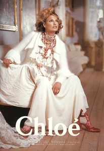 Linda-Evangelista-Chloe-1994-01.thumb.jpg.ad98231f3de6958ed798c895f9bc6b3f.jpg