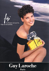 Linda-Evangelista-Guy-LaRoche-1992-01.thumb.jpg.61e763ec897d39154e763b1b1d0e0036.jpg