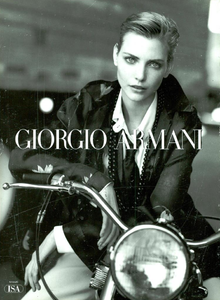 Lindbergh_Giorgio_Armani_Fall_Winter_96_97.thumb.png.d1628b941c9f4d59d4010acaebba5ae5.png