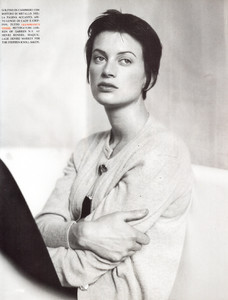Meisel_Vogue_Italia_August_1993_06.thumb.jpg.8a9f7a83f540eecb767bd27013d04ddd.jpg