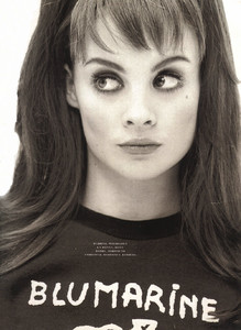 Michelle-Behennah-Blumarine-1994-01.thumb.jpg.4c100c77616580e1eb36beb3d45594d9.jpg