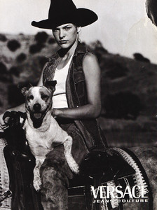 Milla-Jovovich-Versace-1998-01.thumb.jpg.2a2dfd91f0f8f4ae9b6c01d390be18c3.jpg