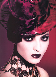 Natalia-Semanova-Christian-Dior-1999-ph.Tyen-01.thumb.jpg.408f710651b97460393cd13917337d5f.jpg