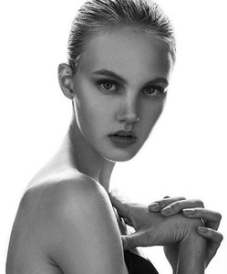 Noa-V-Front.jpg